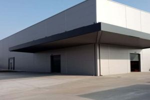 Centrul de legume-fructe din Tomnatic, dat în administrarea unei instituţii din subordinea CJT, după ce a stat închis. Ar putea fi deschis anul acesta