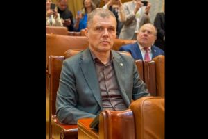 Senatorul PNL, Silviu Iulian Cosa - Pretul petrolului scade dupa detensionarea din Orientul Mijlociu. Asa functioneaza o piata globala