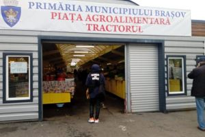 3 amenzi aplicate de Garda de Mediu Braşov în urma controalelor de Paşte. Acţiuni în pieţe şi magazine aglomerate