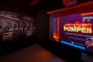 Tur virtual pentru expoziţia „Fragilitatea Eternului. De la Pompei la Grand Tour până astăzi”