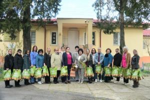 FOTO: Sute de persoane varstnice si copii institutionalizati au primit daruri de Paste din partea OFSD Constanta