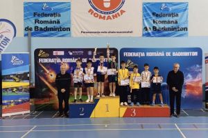Un elev din Botoşani, vicecampion naţional la badminton. Este fiul unui cunoscut profesor şi a unui reputat medic
