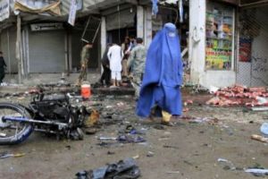 16 persoane au fost ucise şi alte 38 rănite într-un atentat cu bombă în sudul Afganistanului