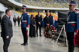 FOTO: Ambasadorul Ucrainei in Romania i-a adus un omagiu antrenorului de fotbal Mircea Lucescu.