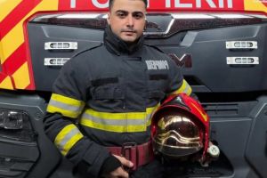 Un elev la Școala de Pompieri, primul care a intervenit la un incendiu ameninţător în judeţul Botoşani