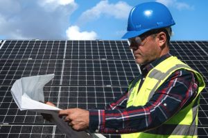 PPC Energie lansează serviciul de mentenanţă pentru sisteme fotovoltaice dedicat companiilor