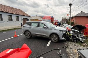 Trei persoane, dintre care un minor, rănite în urma unui accident la Rusu Bârgăului