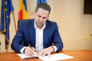 Ministrul Transporturilor anunta contracte de finantare pentru SRI, STS si SPP in vederea achizitiei de vehicule electrice