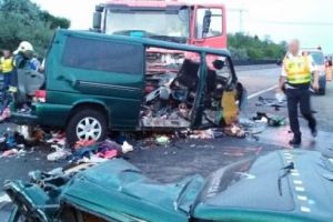Microbuz cu mureşeni spulberat într-un accident auto în Ungaria