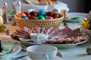 Echilibru la masa de Paste. Sfaturile specialistilor in nutritie. Cheia nu este restrictia“
