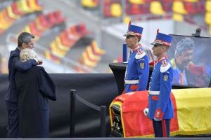 Mircea Lucescu este înmormântat cu onoruri militare