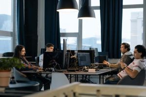 Cât de pregătite sunt firmele din Vestul ţării pentru transparenţa salariilor? Un nou studiu UVT caută răspunsul