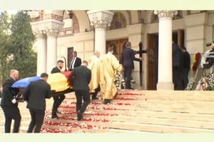 Ultimul drum al unei legende la Biserica Sfantul Elefterie: Mircea Lucescu, inmormantat astazi cu onoruri militare la Cimitirul Bellu