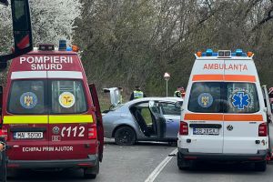 FOTO Accident cu şapte victime în Vinerea Mare. Trei maşini s-au ciocnit