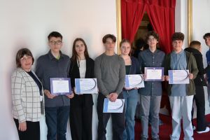 FOTO Cinste lor! Elevii din Botoşani s-au întors cu premii de la Olimpiada Naţională de Geografie