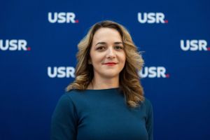 Senatoarea USR Cynthia Paun cere indepartarea de urgenta a unor panouri publicitare din Bucuresti privind nasterea prin cezariana