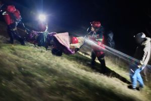 Intervenţie dramatică în Buila-Vânturariţa: călugăr de la Pătrunsa, salvat în miez de noapte de Salvamont