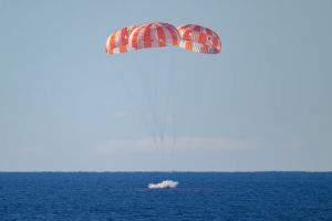 VIDEO: Final de misiune pentru Capsula Orion a misiunii Artemis 2! A amerizat in siguranta in Oceanul Pacific