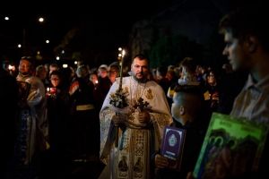 Noaptea Învierii, călătoria din întuneric spre Lumină, trăită şi explicată de pr. dr. Cristian Rădulescu