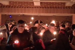 FOTO Mii de credincioşi au luat lumină în bisericile şi mănăstirile din judeţul Botoşani