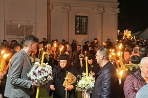 FOTO Lumina Sfântă la Mănăstirea Vorona. Pelerinii s-au unit în rugăciune