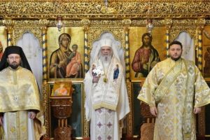 Patriarhul Daniel, la predica de Inviere - Sarbatoarea Sarbatorilor lumineaza si orienteaza intreaga viata a Bisericii