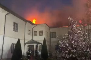 O persoană a murit în incendiul, din prima zi de Paşte, de la Mănăstirea Bistriţa