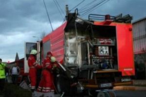 ALERTĂ Doi muncitori au murit după ce au căzut într-un bazin pentru epurarea apei