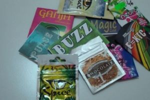 Elevii prahoveni, în pericol din cauza etnobotanicelor