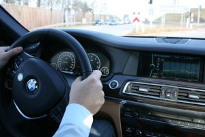 Cum poţi să plăteşti mai puţin pentru combustibil. Secretele şoferilor care dau mai mai puţini bani la pompă, dezvăluite de un instructor auto