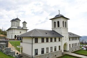 Hramul bisericii de zid a Mănăstirii Salva, de Izvorul Tămăduirii