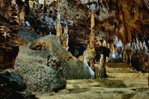 Peştera Comarnic îşi aşteaptă, din nou, vizitatorii