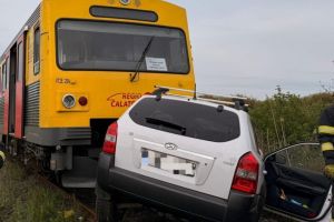 Maşină spulberată de tren, lângă Timişoara. Șoferul nu a avut nicio şansă