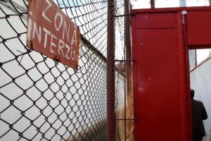 Barbat condamnat pentru trei infractiuni, depistat de politisti, la Timisoara