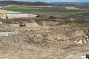 Lucrările pe Autostrada A7, lotul Bacău–Paşcani (Trifeşti–Gherăeşti), au ajuns la 40%. Mobilizare intensă în zona nodurilor rutiere Roman