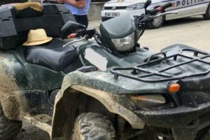 Doi tineri din Botoşani au încercat să fugă de poliţie cu un ATV. Cum s-a terminat urmărirea
