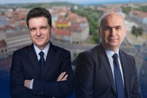 Dosarul microbuzelor electrice explodează! Procurorii DNA se apropie şi de premierul Ilie Bolojan după achiziţiile uriaşe de la CJ Bihor. Cat au costat microbuzele de la Valcea...