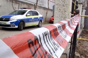 Tragedie în această dimineaţă! A fost găsit fără viaţă în curtea casei