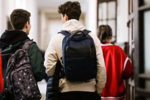 Elevii revin la şcoală, miercuri, după vacanţa de Paşte