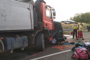 Noua romani morti intr-un accident in Ungaria. Soferul era live pe Facebook