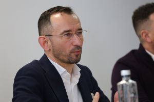 Imobile abandonate din Moldova Nouă revin în patrimoniul local