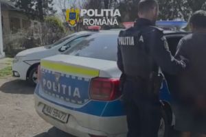 Talharie in Chirnogeni, judetul Constanta: VIDEO. Femeie de 90 de ani, talharita de un barbat ce avea fata acoperita  