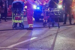 Incendiu devastator într-un bloc de locuinţe sociale. Victime rămase captive