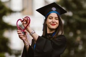 Absolventă a Facultăţii de Medicină în Limba Engleză din cadrul UMFST, ”Studentul Român Erasmus+ al Anului”