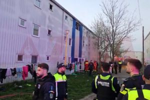 VIDEO: Cum a inceput totul. Primele imagini de la incendiul din cartierul Henri Coanda din Constanta. Dati-va la o parte, faceti loc! 