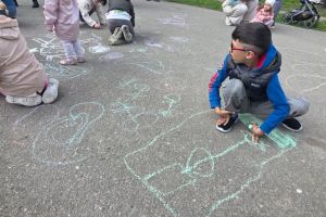 Paştele, sărbătorit în aer liber la Mogoşoaia. Ziua a fost marcată de jocuri, vânătoare de ouă, dans şi muzică live   