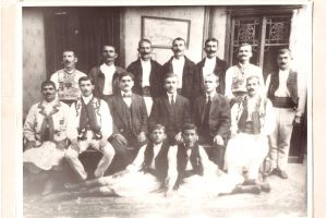 Fotografii de familie, parte dintr-o expoziţie la Muzeul Judeţean