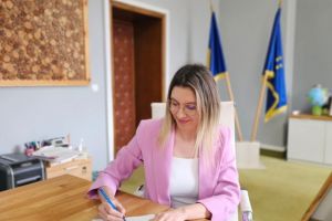 Diana Buzoianu lanseaza ghidul pentru prevenirea inundatiilor- Trebuie sa actionam din timp, preventiv, folosind inclusiv natura ca aliat