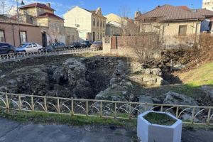 Pronuntare amanata in dosarul in care Asociatia de Proprietari Blok MK2 ataca HCL 218/2025 privind PUD-ul Black Waters S.A. in Constanta