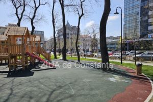 FOTO+VIDEO. Constanteanul suparat: Pericol iminent la locul de joaca din Parcul Oleg Danovski din Constanta dupa inlaturarea gardului de protectie. Anuntul Primariei Constanta